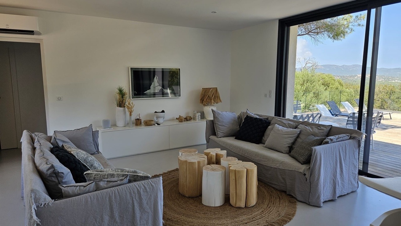 Photo of Livingroom in Cirendinu