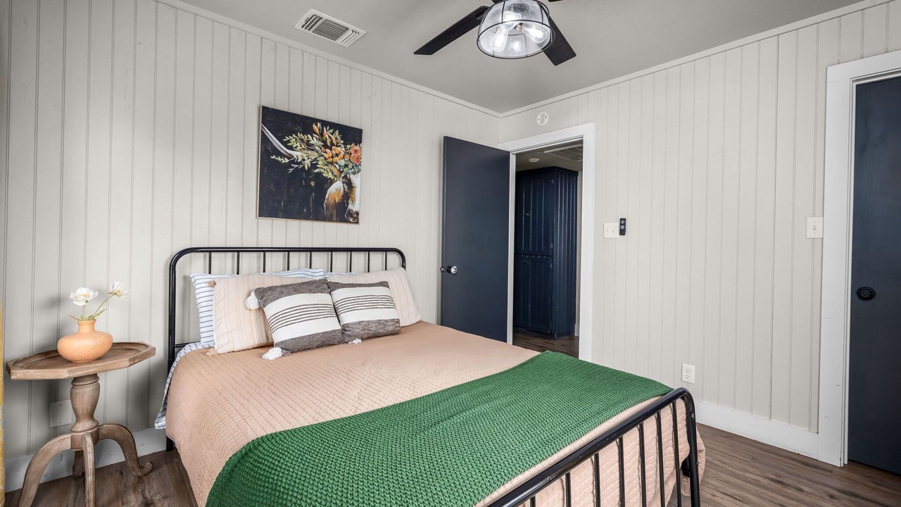 Photo of Bedroom in Kyle