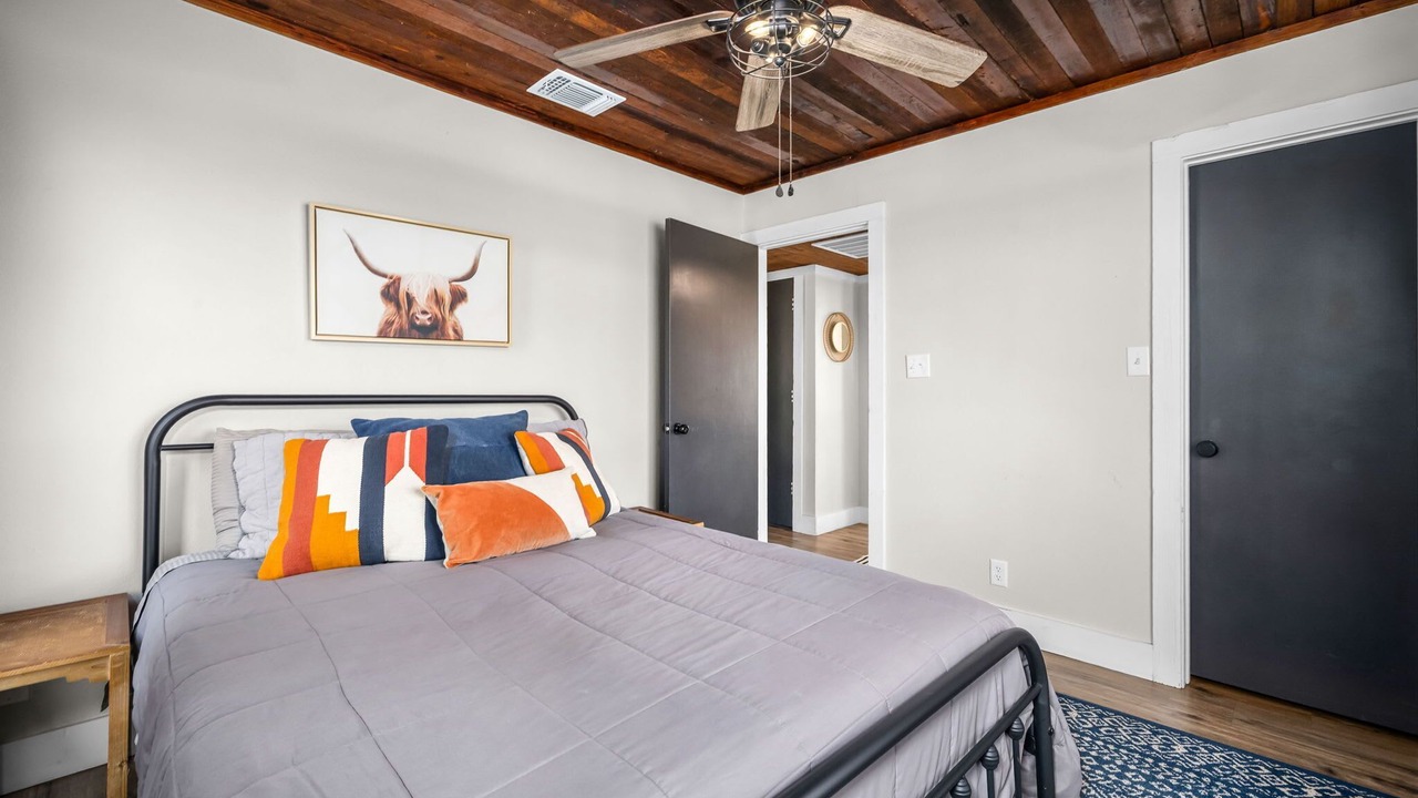 Photo of Bedroom in Kyle