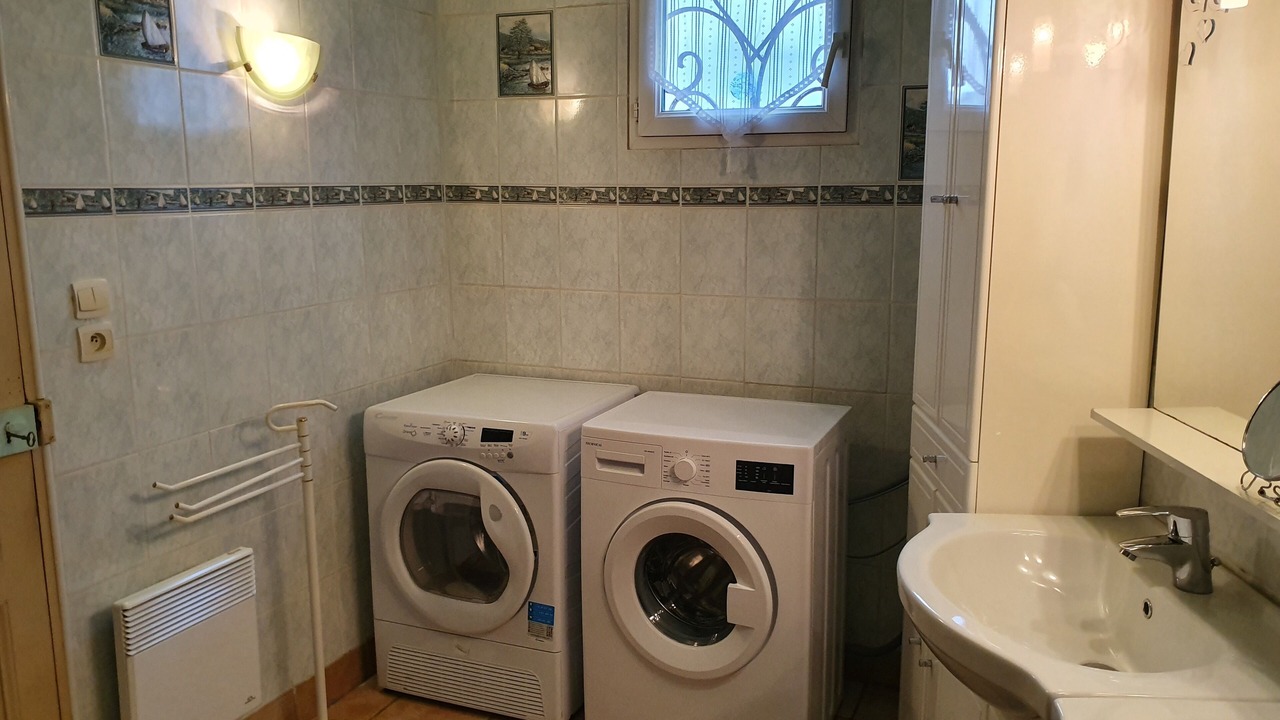 Photo of Bathroom in La Chapelle-sur-Loire