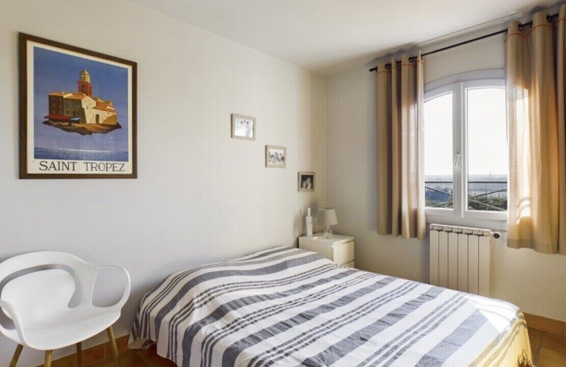 Photo of Bedroom in Comps