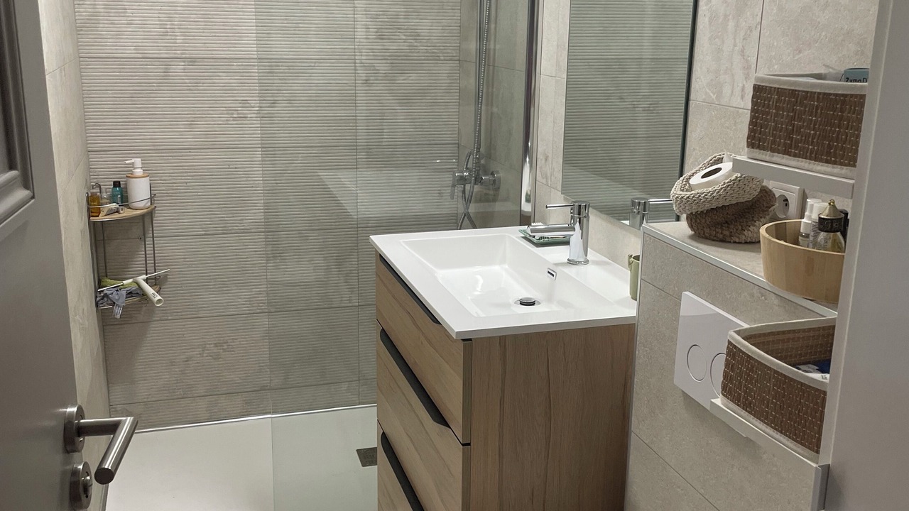 Photo of Bathroom in Comps