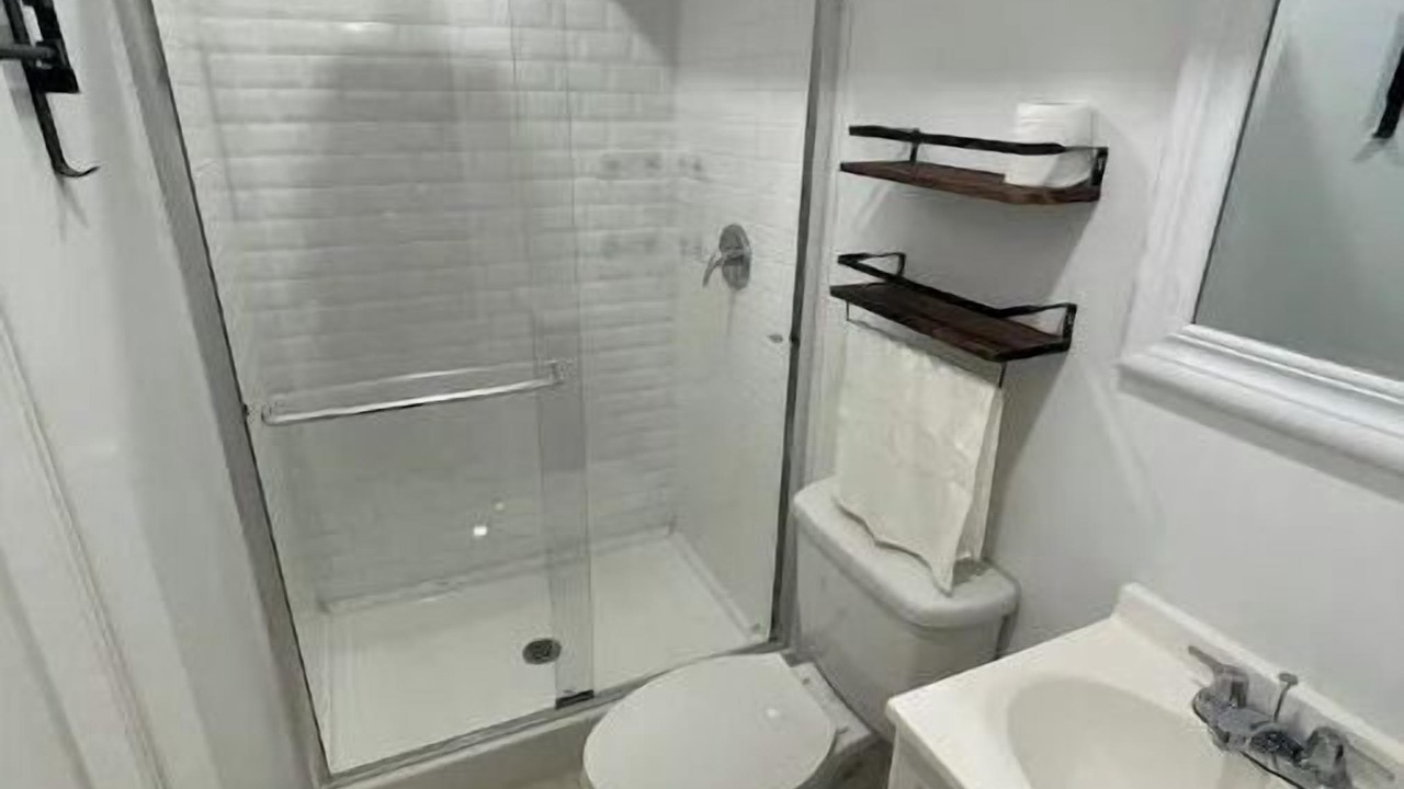 Photo of Bathroom in Lake Ridge