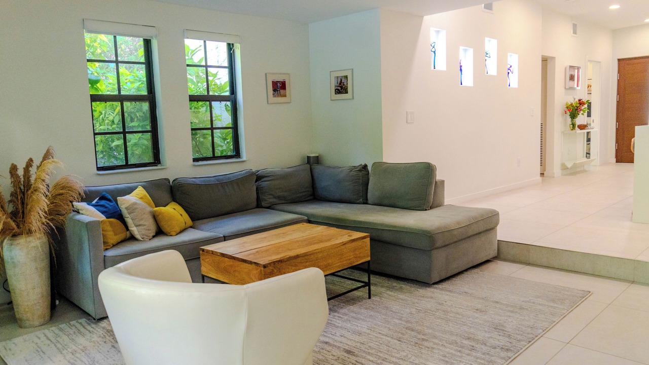 Photo of Bedroom in Biscayne Park