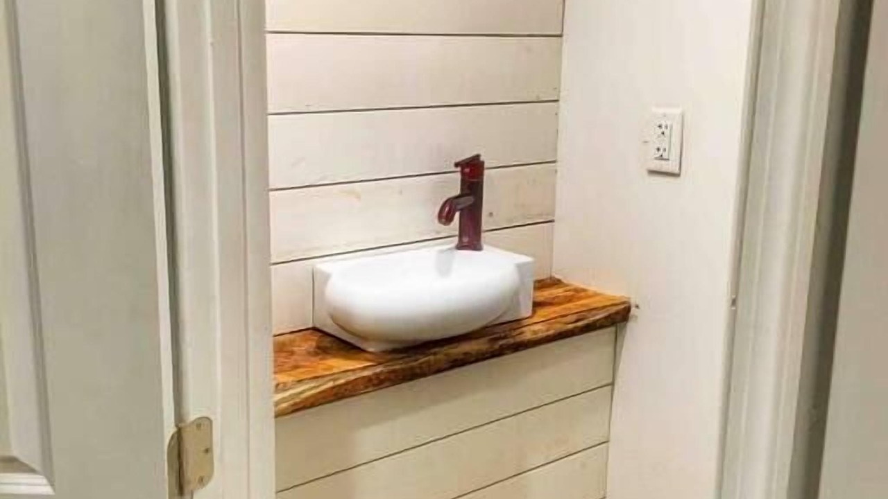 Photo of Bathroom in Neavitt