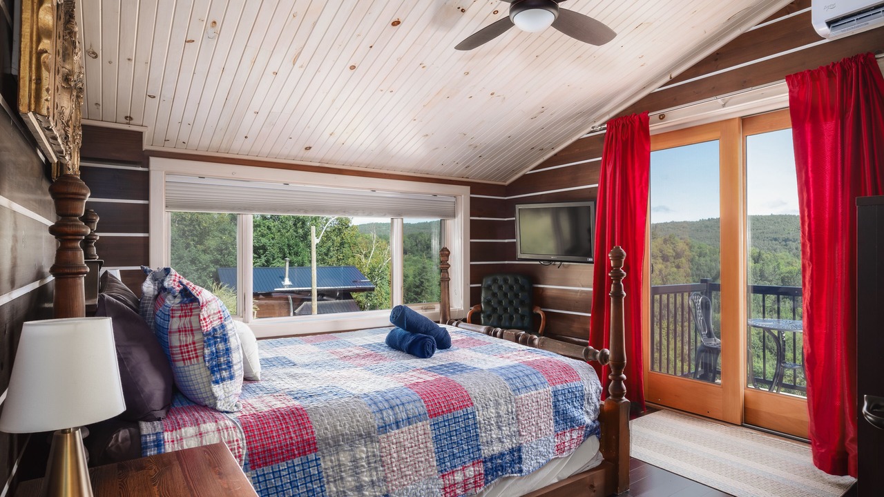 Photo of Bedroom in Mandeville