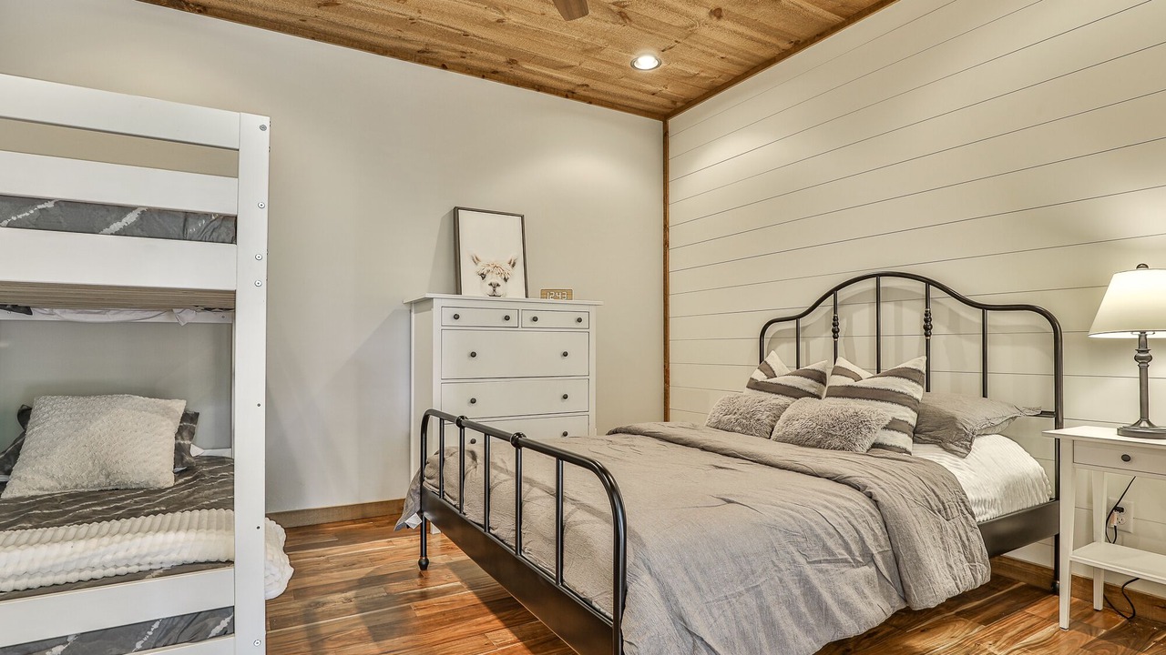 Photo of Bedroom in Ellijay