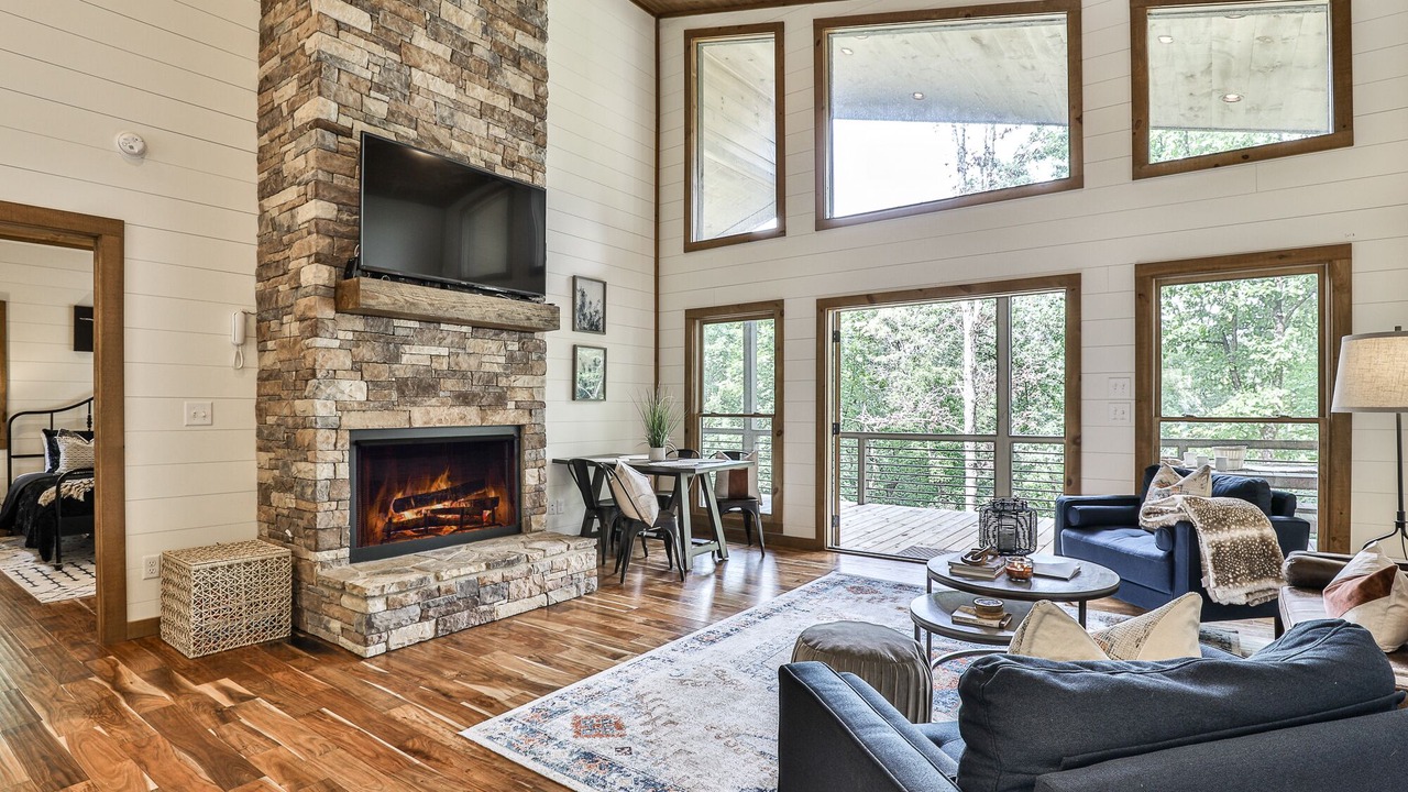 Photo of Livingroom in Ellijay