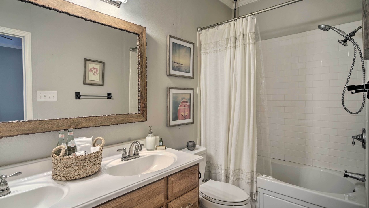Photo of Bathroom in Highlands - Perkins