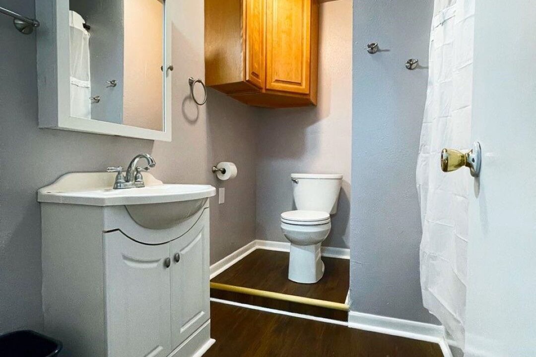 Photo of Bathroom in Grapeland