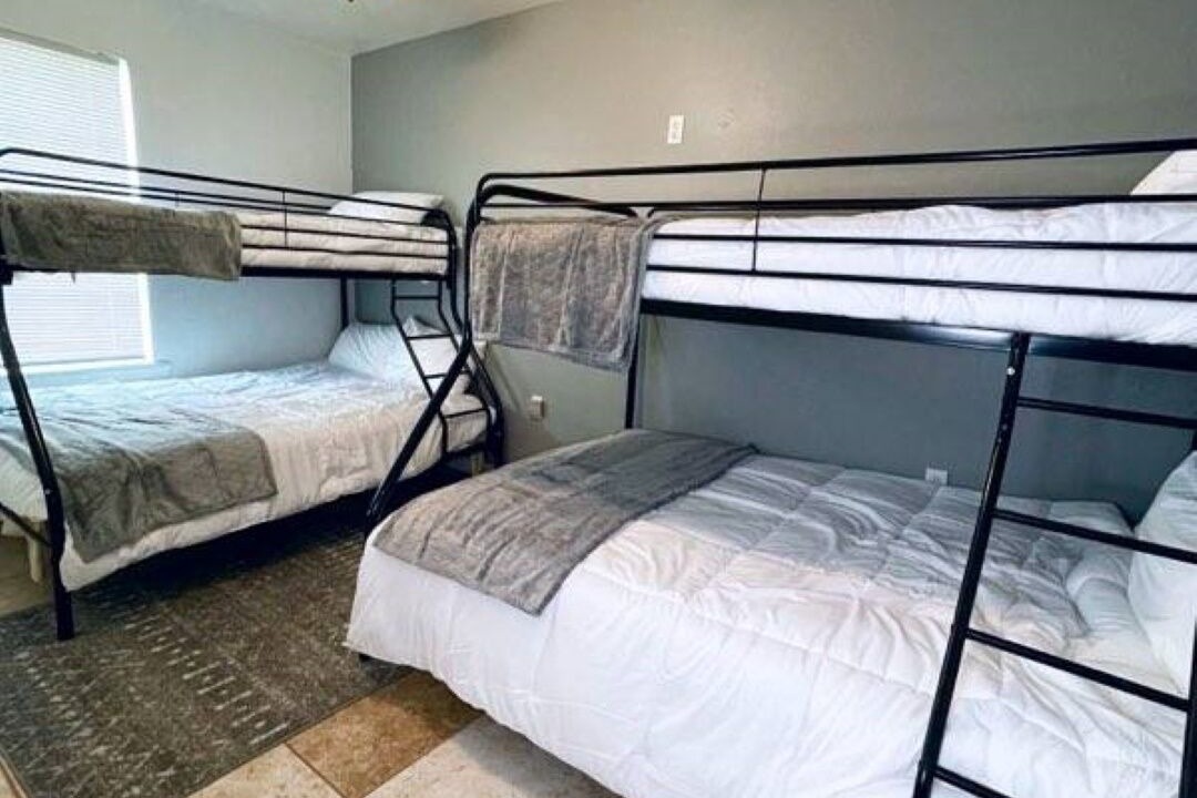 Photo of Bedroom in Grapeland