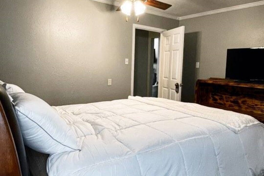 Photo of Bedroom in Grapeland