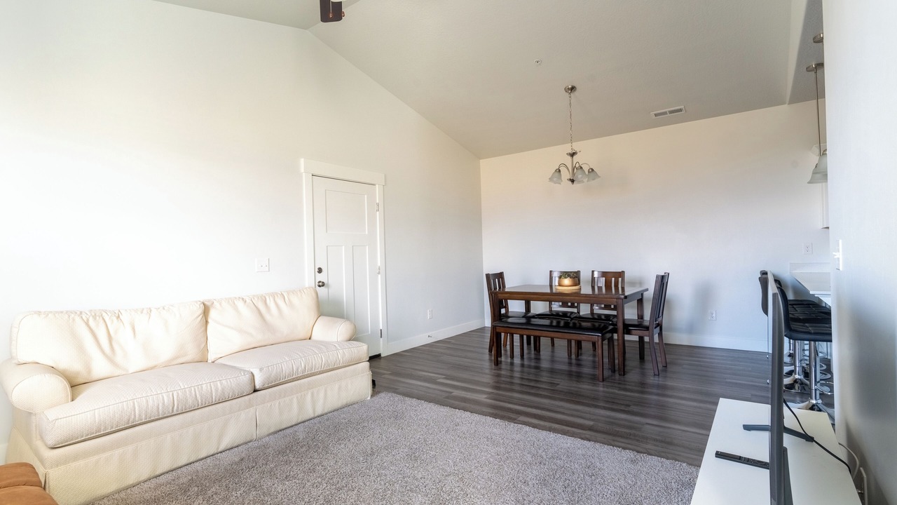 Photo of Livingroom in Lehi