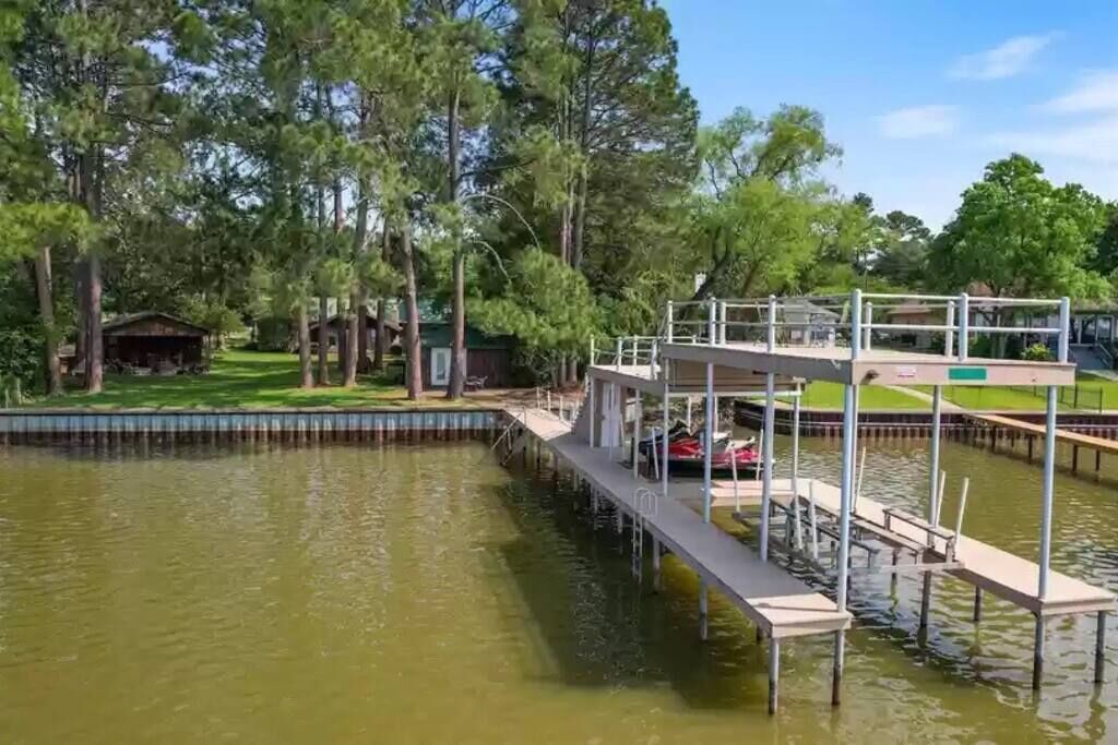 Photo of Outdoor in Gun Barrel City