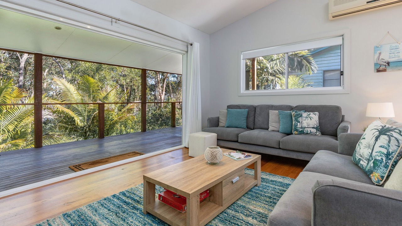 Photo of Livingroom in Smiths Lake