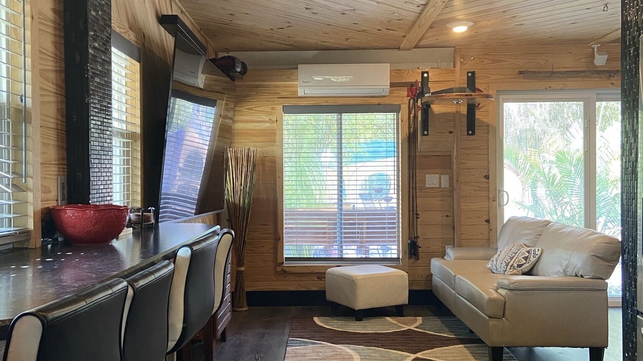 Photo of Livingroom in Cocoa