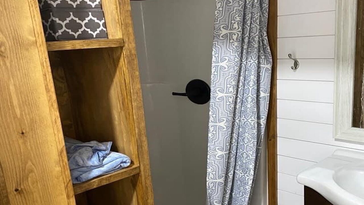 Photo of Bathroom in Roscoe