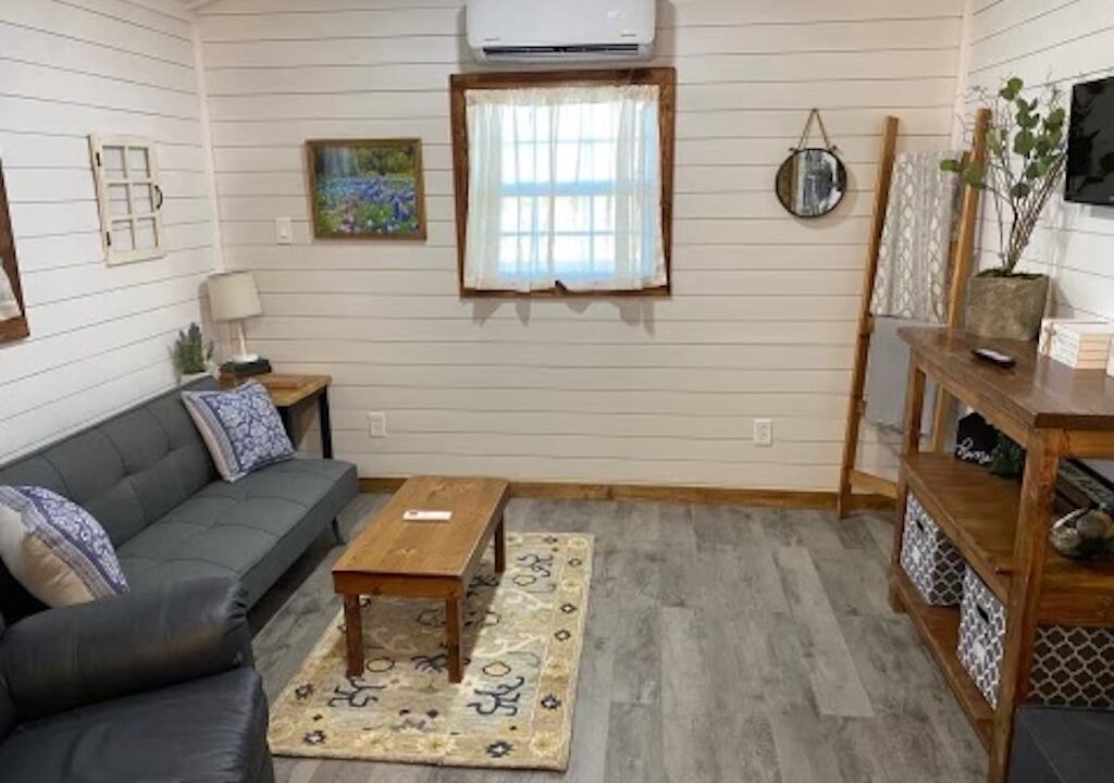 Photo of Livingroom in Roscoe