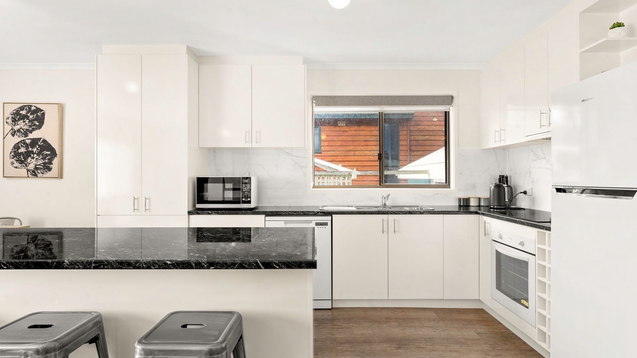 Photo of Kitchen in Sunset Strip