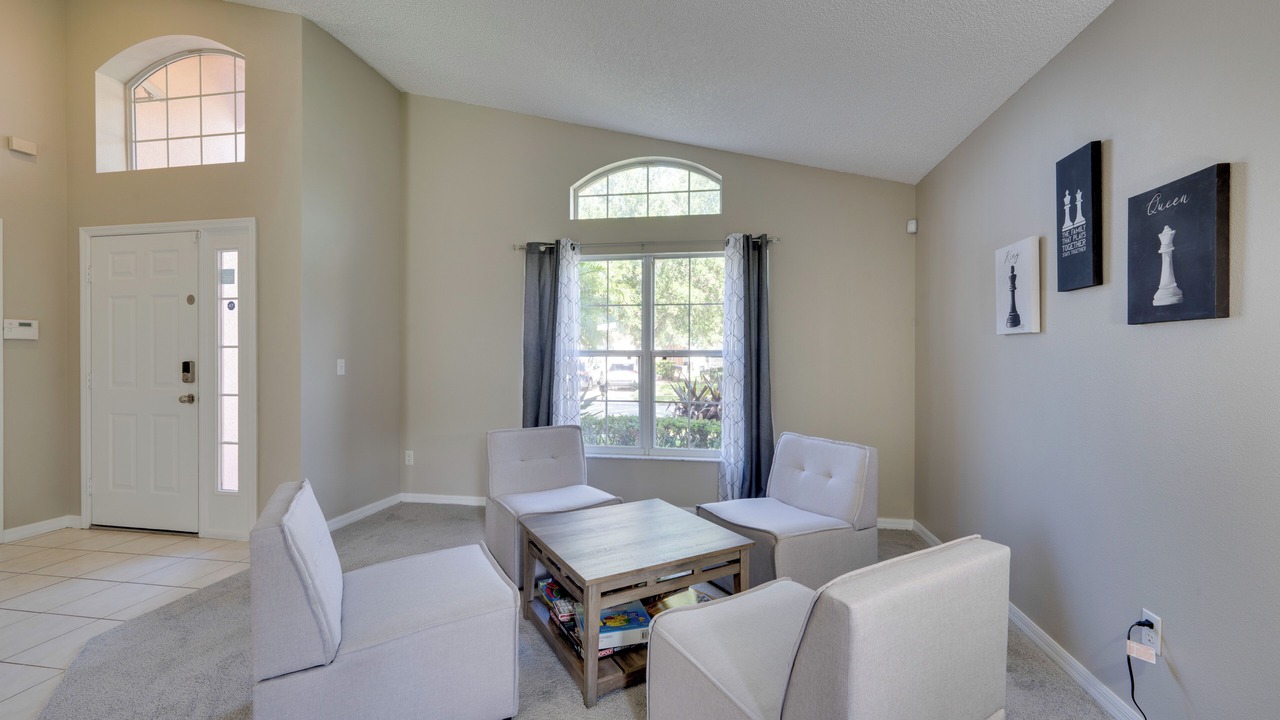 Photo of Livingroom in Seasons