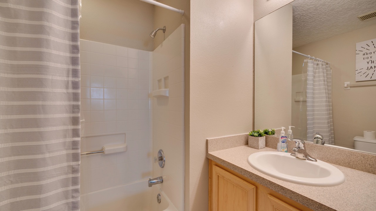 Photo of Bathroom in Seasons