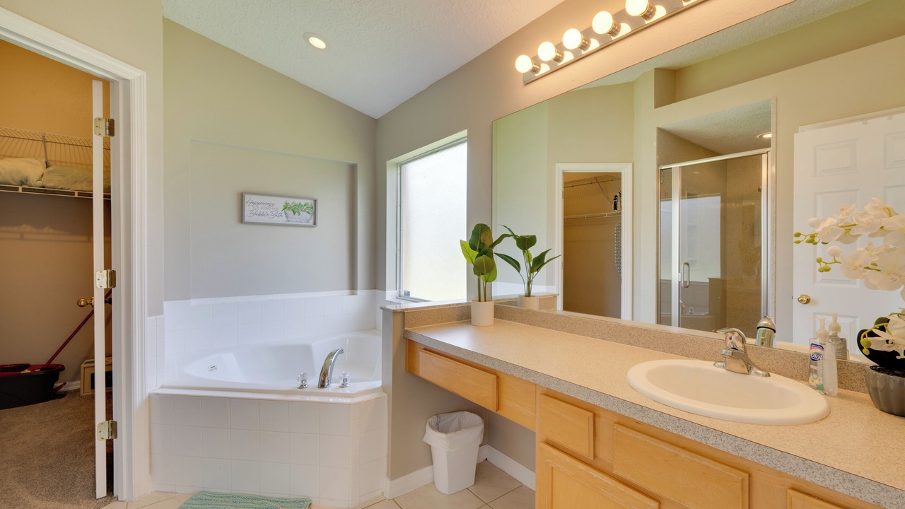 Photo of Bathroom in Seasons