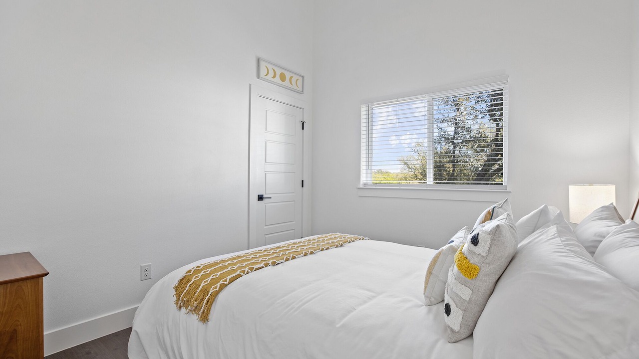 Photo of Bedroom in Highland Lake Estates