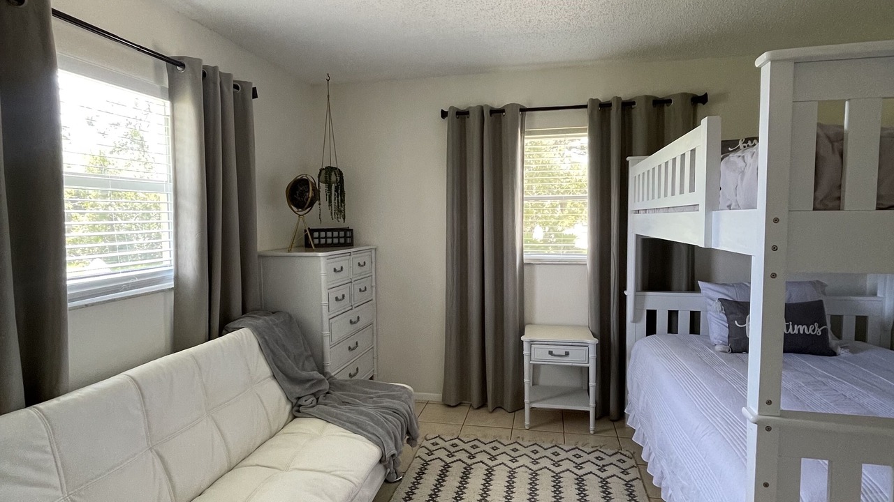 Photo of Bedroom in Oakland Hills