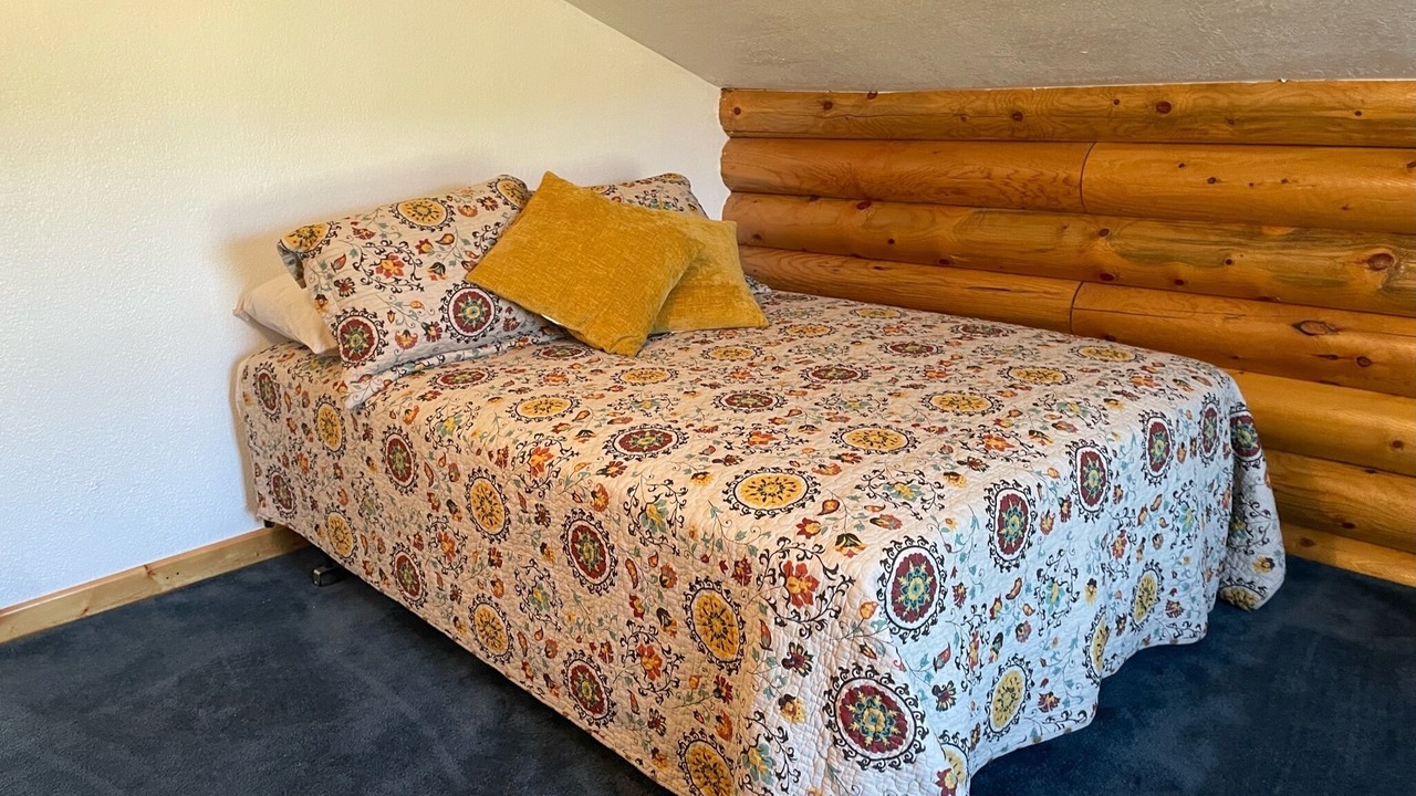 Photo of Bedroom in Lander