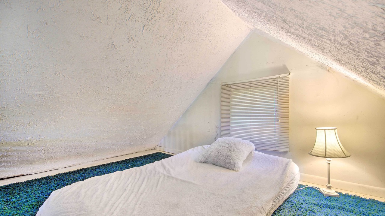 Photo of Bedroom in Hallsville