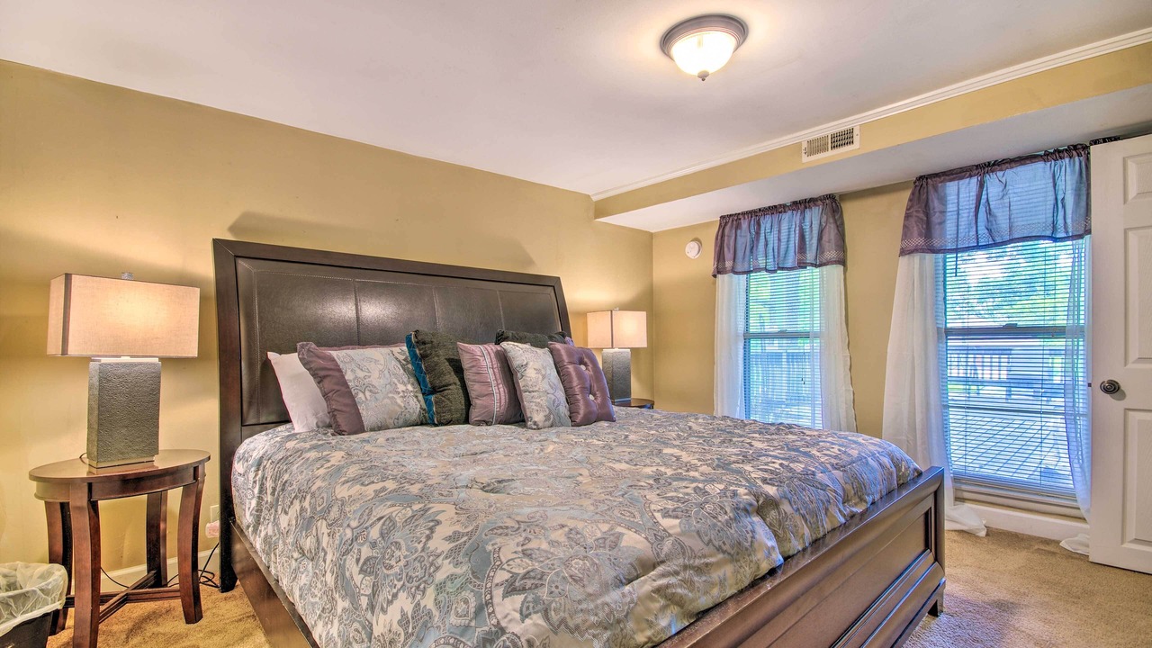 Photo of Bedroom in Hallsville