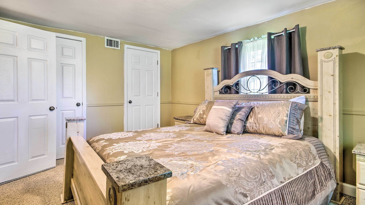 Photo of Bedroom in Hallsville