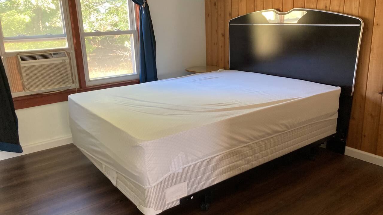 Photo of Bedroom in Rowland