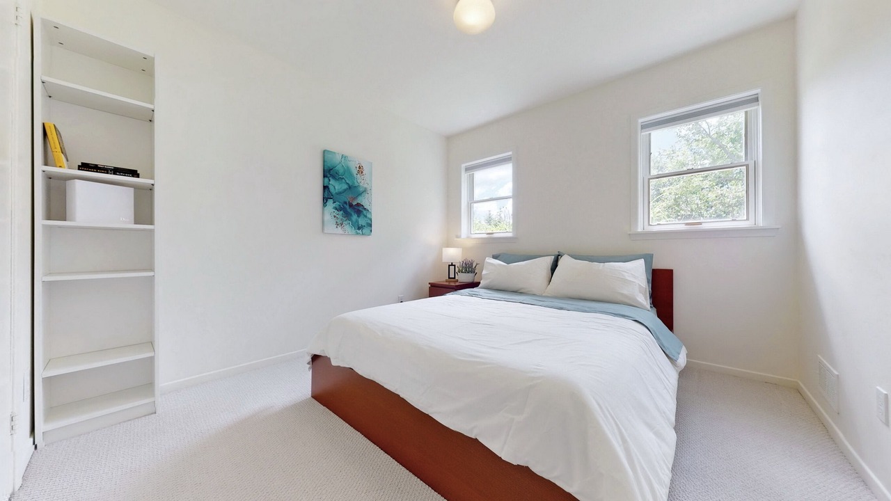 Photo of Bedroom in King