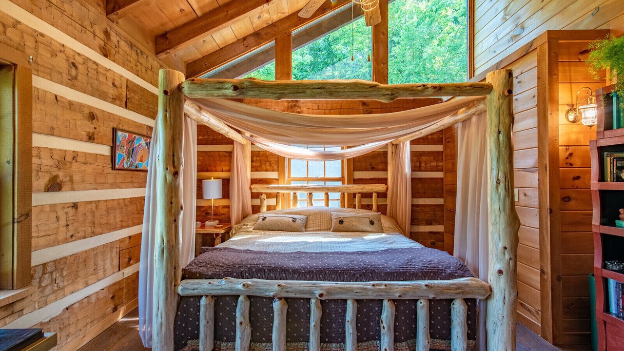 Photo of Bedroom in Seymour