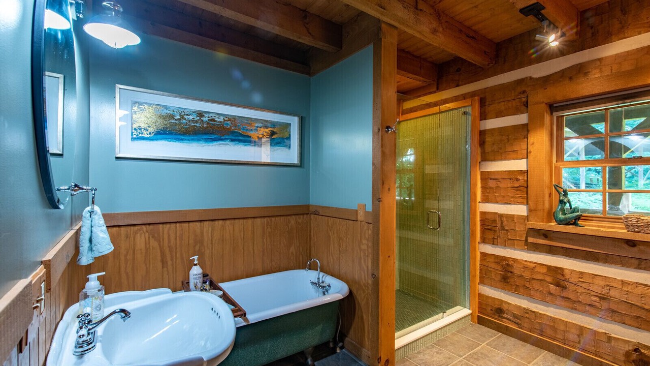 Photo of Bathroom in Seymour