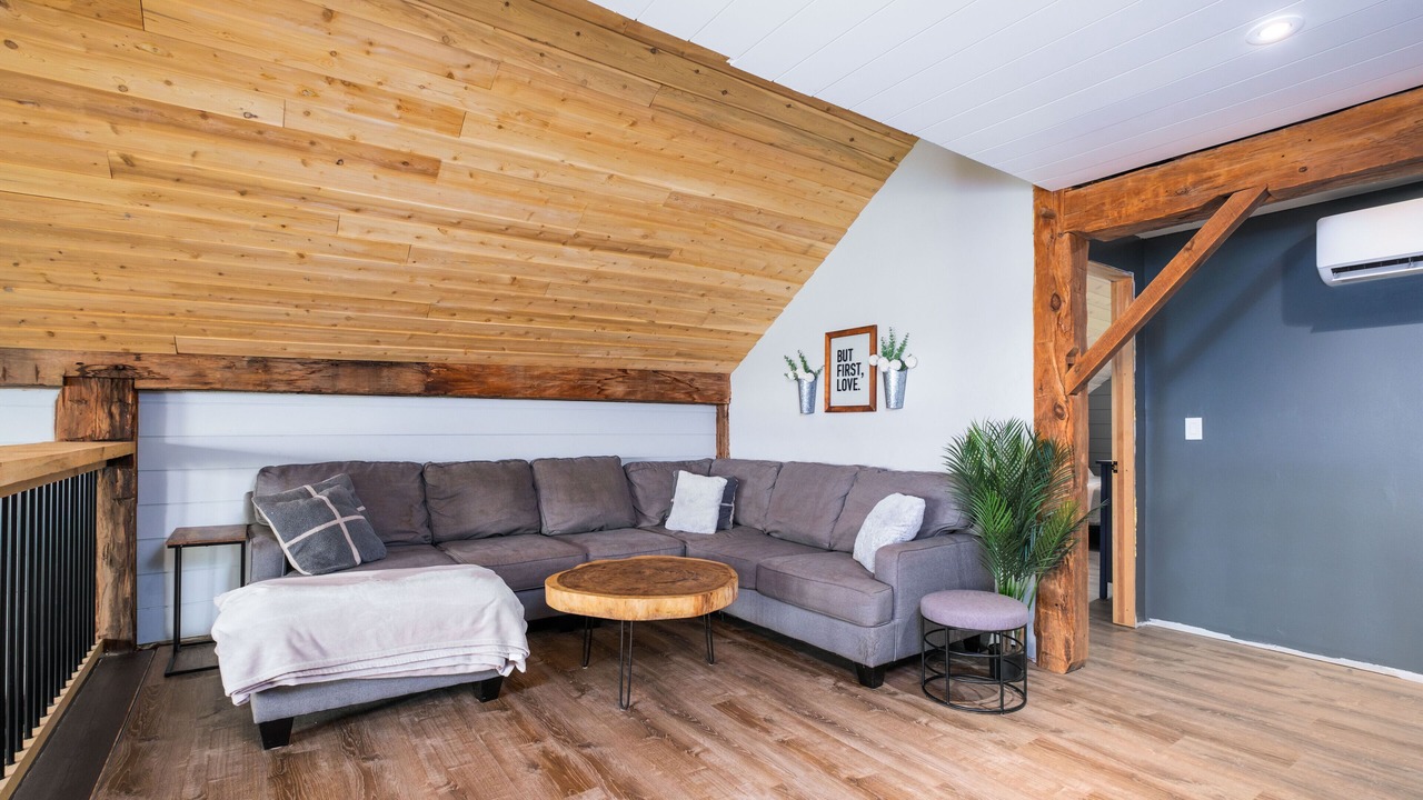 Photo of Livingroom in Adolphustown