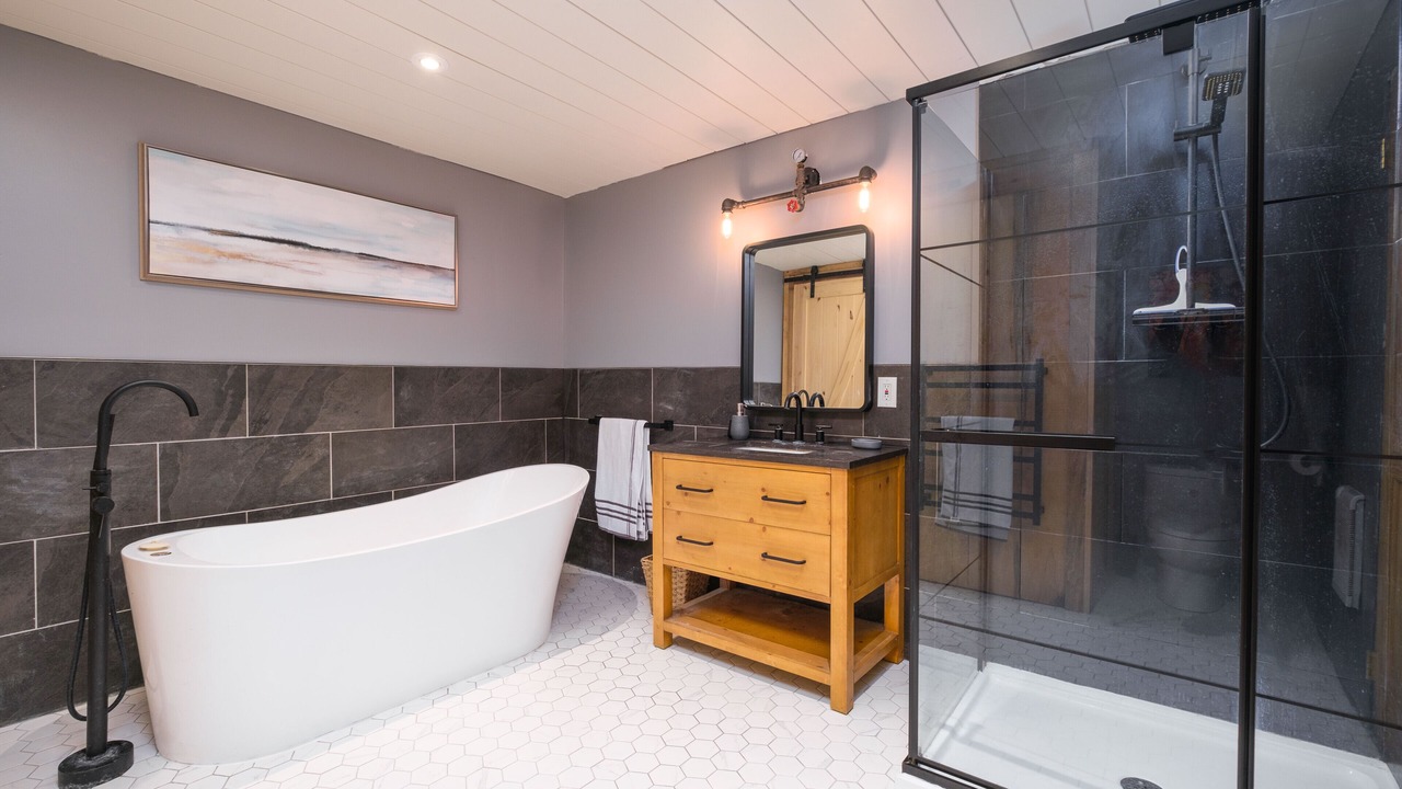 Photo of Bathroom in Adolphustown