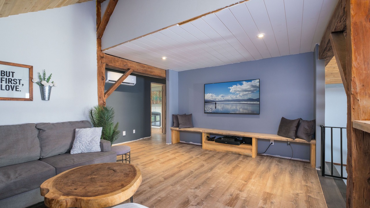 Photo of Livingroom in Adolphustown