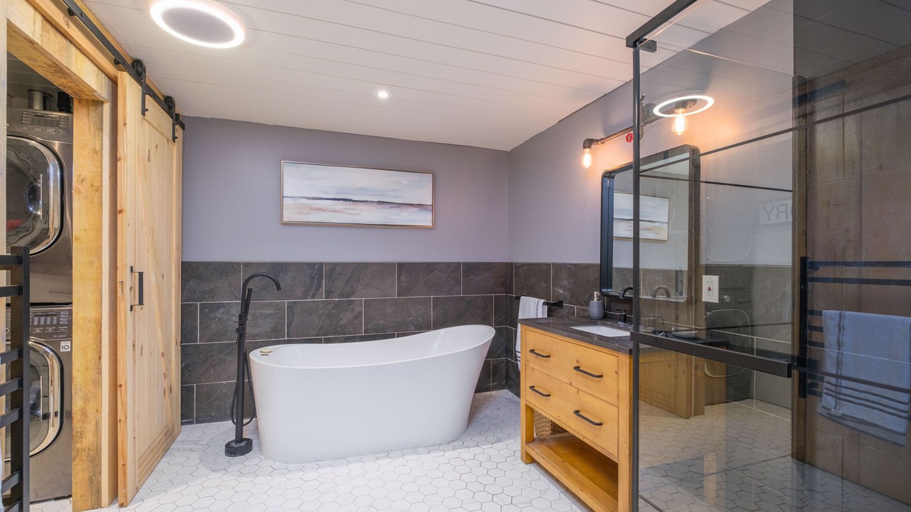 Photo of Bathroom in Adolphustown