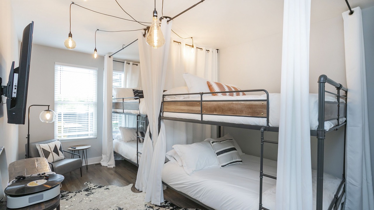 Photo of Bedroom in Hadley - Washington