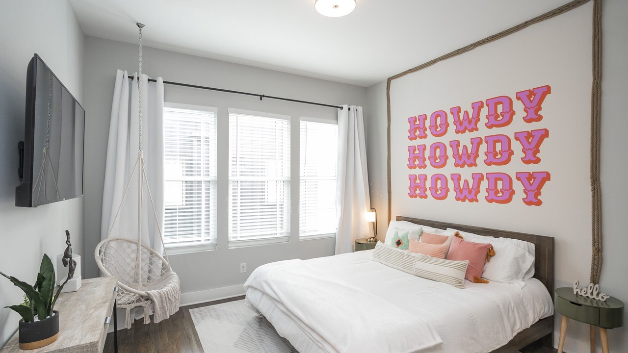 Photo of Bedroom in Hadley - Washington