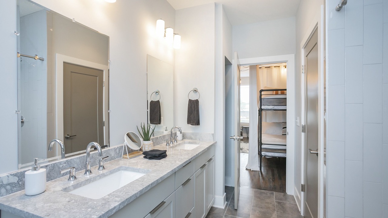 Photo of Bathroom in Hadley - Washington