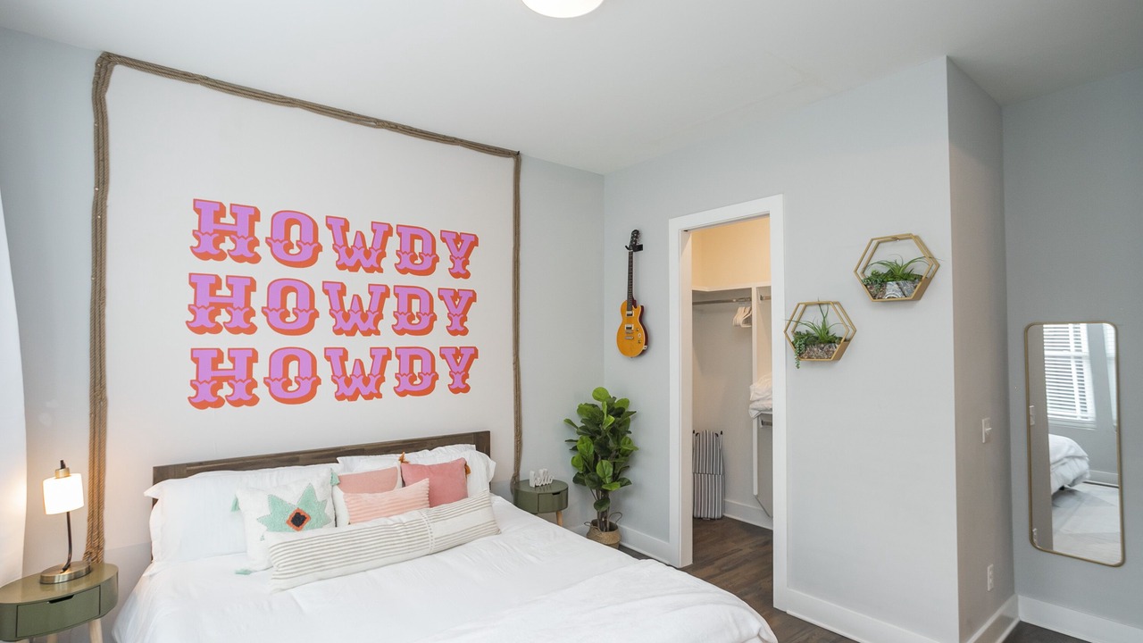 Photo of Bedroom in Hadley - Washington
