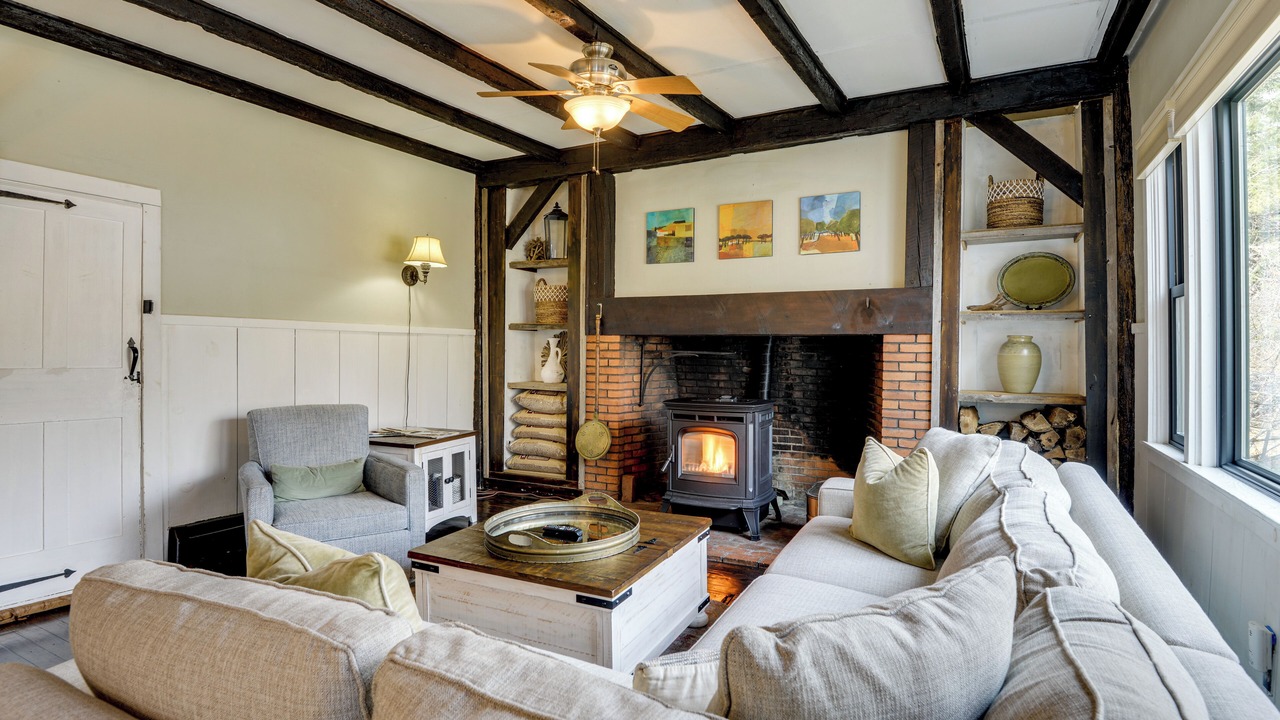 Photo of Livingroom in Royalston