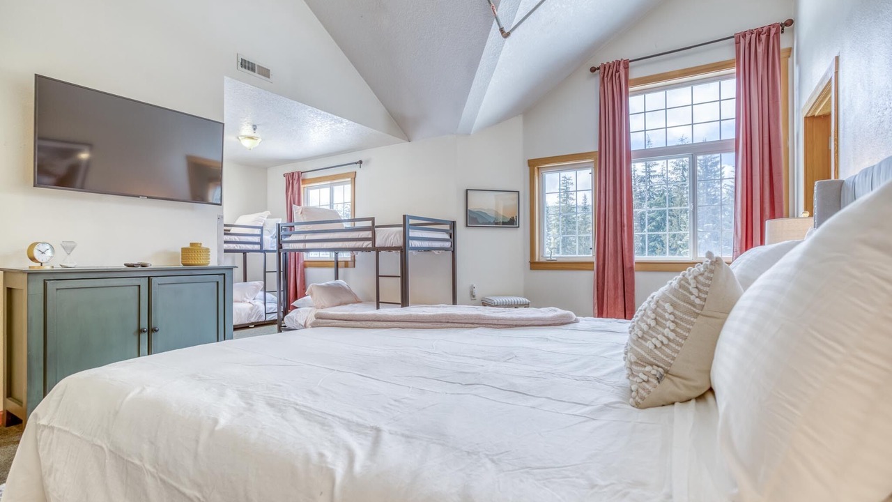 Photo of Bedroom in Government Camp