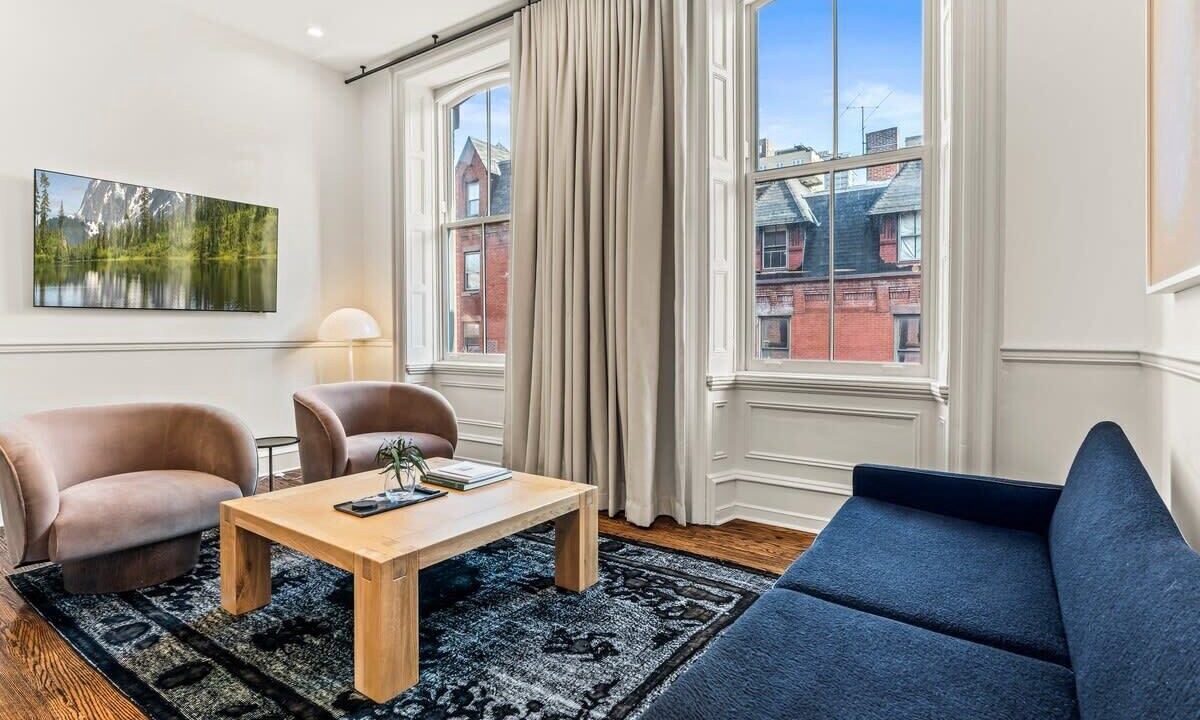 Photo of Livingroom in Center City