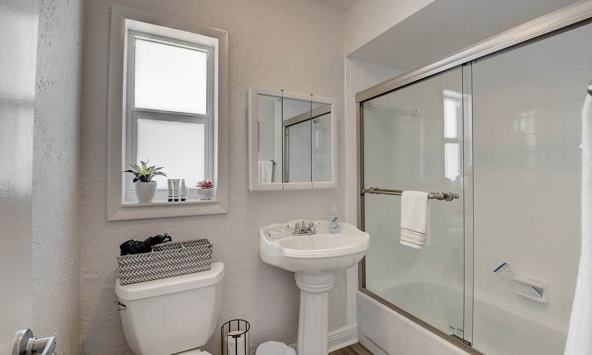 Photo of Bathroom in Sandalfoot Cove