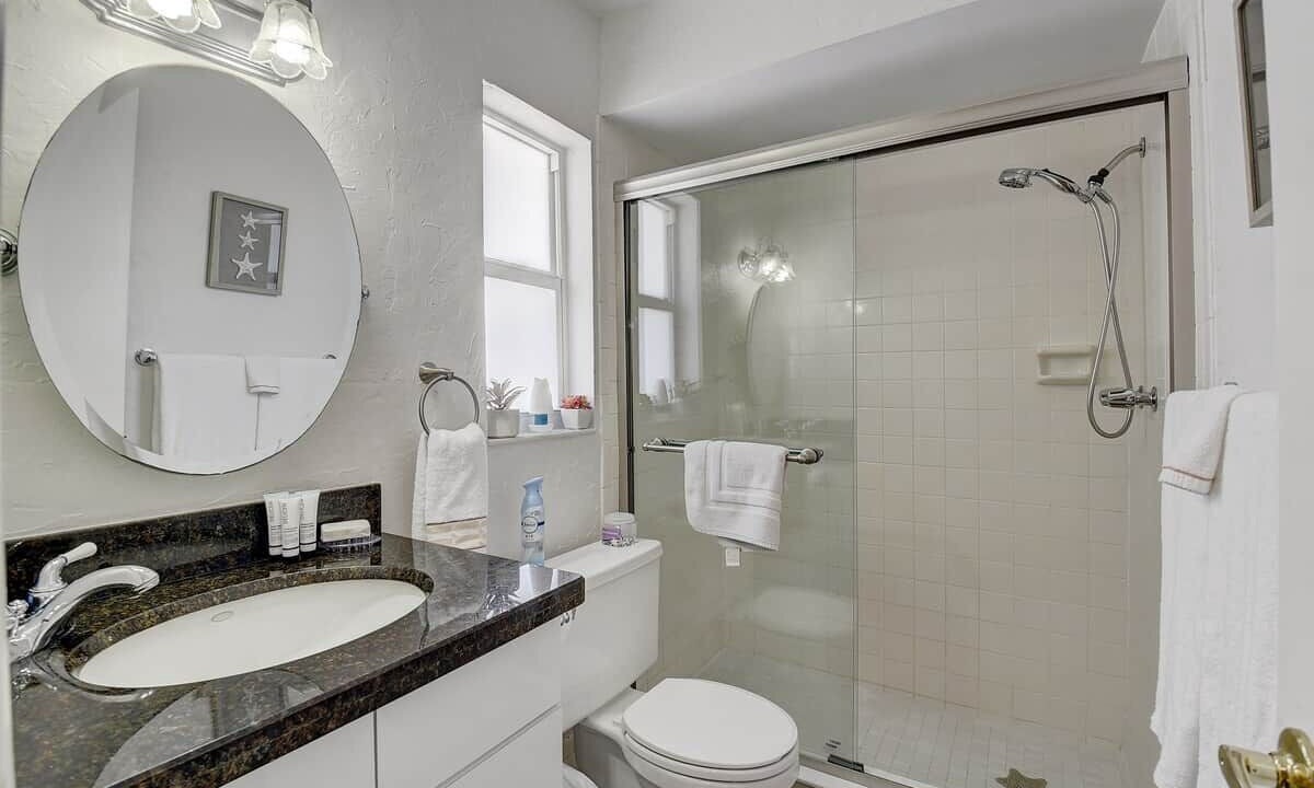 Photo of Bathroom in Sandalfoot Cove