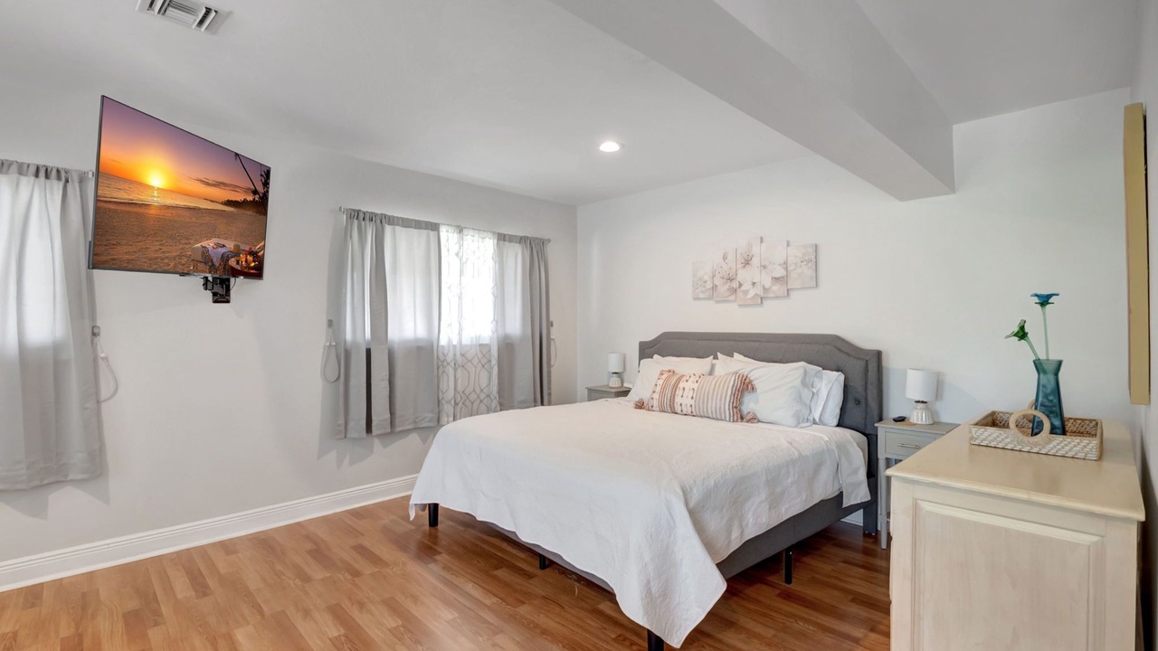 Photo of Bedroom in Sandalfoot Cove
